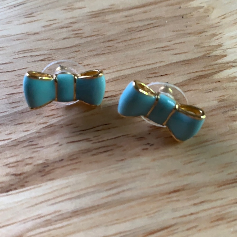 ‘Take a Bow’ stud earrings